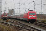 101 127-9 mit IC 2212(Koblenz-Rostock)bei der Einfahrt im Rostocker Hbf.11.12.2020