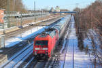 101 125-3 schiebt ihren Zug nach Hamburg.