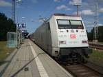 101 034-7 mit IC2239 nach Leipzig Hbf im Bahnhof Warnemnde.(18.09.09)