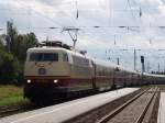 103 235-8 mit Sonderzug 91300 von Koblenz Hbf Richtung Ostseebad Binz bei der Durchfahrt in Bentwisch am 19.09.10