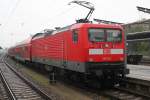 112 114-4 mit RE5(RE 4361)von Rostock Hbf nach Lutherstadt Wittenberg kurz vor der Ausfahrt am 16.10.2015 im Rostocker Hbf.