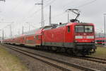 112 124 mit RE 18490 von Berlin Hbf(tief)nach Warnemünde bei der Einfahrt im Rostocker Hbf.06.05.2017