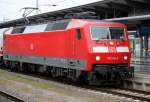 120 148-2 mit IC 2239 Rostock-Leipzig kurz vor der Ausfahrt im Rostocker Hbf.28.03.2014