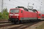 120 205-0 mit RE1(Rostock-Hamburg)bei der Ausfahrt im Rostocker Hbf.15.08.2015