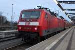 120 205-0 stand am morgen des 05.12.2015 als LR 70129 von Rostock Hbf nach Schwaan im Rostocker Hbf bereit.