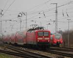 112 102-9 mit RE 4354 von Lutherstadt Wittenberg nach Rostock Hbf bei der Einfahrt im Rostocker Hbf.01.01.2015