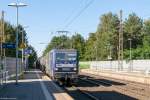 116 (143 573-4) RBH Logistics GmbH mit einem Kesselzug  Umweltgefährdender Stoff, flüssig  in Bienenbüttel und fuhr weiter in Richtung Uelzen.