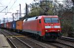 152 004-8 zog einen kastenzug durch hh-harburg,11.04.15