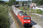 152 076-6 mit KLV-Zug von Hamburg-Billwerder nach Rostock-Seehafen bei der Durchfahrt im Haltepunkt Rostock-Kassebohm.09.07.2017