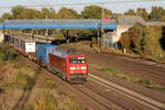 152 111-1 mit einen KLV am Haken, durchfhrt am 16.10.2022 Tostedt.