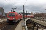 182 003-4 mit dem RE2 (RE 37381) von Wismar nach Cottbus, bei der Ausfahrt aus dem Berliner Hbf.