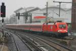 182 008 mit Leerpark des IRE 18096 von Berlin Ostbahnhof auf dem Weg zur Abstellung nach Hamburg-Langenfelde am 18.12.2014 in Hamburg-Sternschanze