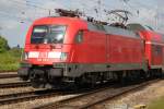 182 007-5 mit RE 4308(Rostock-Hamburg)bei der Ausfahrt im Rostocker Hbf.18.07.2015