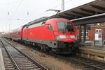 Bei norddeutschem Schmuddelwetter stand 182 007 mit RE 4310 von Rostock Hbf nach Hamburg Hbf im Rostocker Hbf.28.10.2016