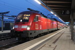 182 007 mit RE 4304(Rostock-Hamburg)kurz vor der Ausfahrt im Rostocker Hbf.05.11.2016