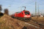 182 007 mit RE 4309(Hamburg-Rostock)bei der Einfahrt im Rostocker Hbf neben an stand 415 505 im BW.16.12.2016