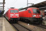 101 037-0 mit IC 2417(Rostock-Kln)bei der Ausfahrt im Rostocker Hbf.08.01.2017