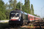 ES 64 U2-099 mit RE 13290(Warnemünde-Berlin Hbf)bei der Durchfahrt am Morgen des 19.06.2017 im Haltepunkt Rostock-Holbeinplatz.