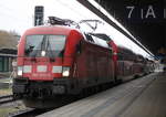 im Abschnitt A lauerte der Fotograf im Rostocker Hbf wegen 182 023-2.(07.12.2018)