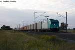 185 610-3 ITL - Eisenbahngesellschaft mbH mit einem Containerzug in Vietznitz und fuhr in Richtung Nauen weiter.