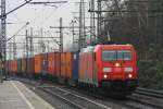 185 403 mit Containerzug in Hamburg-Harburg auf dem Weg nach Hamburg-Waltershof am 17.12.2014