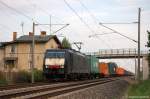 ES 64 F4 - 843 (189 843-6) MRCE Dispolok GmbH fr DB Schenker Rail Deutschland AG mit einem Containerzug in Vietznitz, in Richtung Friesack weiter gefahren.