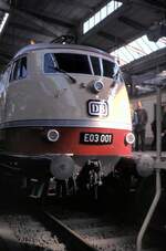 E 03 001 beim Jubiläum 100 Jahre DB Museum Nürnberg am 16.10.1999.