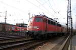 110 501-4 mit Nahverkehrszug in Ulm am 18.03.2008.