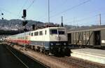 111 007-1 mit IC in Ulm am 09.07.1982.