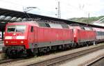 120 111-0 und 120 128-4 in Doppeltraktion mit EC Mozart in Ulm am 03.07.2007.