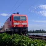 143 897-7 mit Nahverkehrszug am 26.07.2007 in Rdesheim.