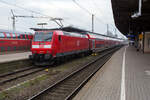 Die 146 117 (91 80 6146 117-7 D-DB) der DB Regio NRW, steht am 10 Mrz 2024, mit dem RE 2 „Rhein-Haard-Express“ nach Essen Hbf, im niederschsischen Hauptbahnhof Osnabrck zur Abfahrt