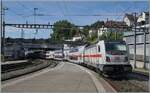 Die DB 147 verl�sst mit ihrem IC 481 von Singen nach Z�rich den Bahnhof von Schaffhausen.

 7. Juli 2026