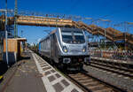 Die Railpool 187 006-2 (91 80 6187 006-2 D-Rpool) fährt am 12 August 2022, mit einem Langschienenzug, durch den Bahnhof Bonn-Beuel in Richtung Süden.

Die Lok ist eine Bombardier TRAXX F160 AC3 LM (zugelassen für 160 km/h, daher Variante F160). Sie wurde 2013 von Bombardier in Kassel unter der Fabriknummer 35057 gebaut. Sie hat die Zulassungen Deutschland, Österreich und die Schweiz (D/A/CH).