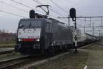 MRCE 189 093 zieht ein KLV durch Boxtel an grauen 24 Oktober 2015.