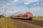 423 143-7 S-Bahn Mnchen mit zerstrter Frontscheibe und Seitenscheiben in Satzkorn und gezogen hatte die 423 213-8.