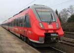 442 339-8 stand als S1(33536)von Rostock Hbf nach Warnemnde Werft abgerstet im Haltepunkt Rostock-Bramow.15.01.2016