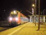 442 841 stand am Abend des 09.03.2016 im Bahnhof Wismar am Bahnsteig 1