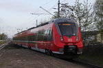 442 348 als S1(Rostock-Warnemnde)bei der Ausfahrt um 06:24 Uhr im Haltepunkt Rostock-Holbeinplatz.04.05.2016