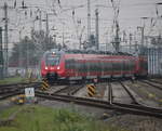 442 348+442 323/823 als RE 18490 von Berlin Hbf(tief)nach Warnemünde bei der Einfahrt im Rostocker Hbf.14.10.2017 Die Mitfahrt auf dem Teilstück bis Warnemünde war gemütlich mit