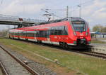 442 847 als S2(Warnemünde-Rostock)bei der Ausfahrt in Warnemünde-Werft.01.05.2021