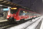 442 856 als S1(Rostock-Warnemünde)kurz vor der Ausfahrt im Rostocker Hbf.10.12.2021