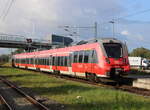 442 358 als S2(Warnemünde-Rostock)bei der Ausfahrt in Warnemünde-Werft.14.10.2023