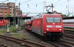 101 105-5 schlängelt sich hier mit dem CNL 1286 aus München in den Hamburger Hauptbahnhof.