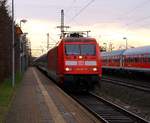 Da hätte man ihr die schwarze Werbung auch lassen können...IC Vorzeigelok DB 6101 141-0 auf ihrer Reise gen Flensburg, im Gepäck der LPF 78082(HH-Flensburg,Leerparks für IC