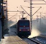 DB 101 030-5 staubt sich hier mit dem LPF 78082(HH-Eidelstedt - Flensburg Hbf)durch Schleswig.