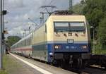 DB 101 112-1  Rheingold  verlässt hier mit dem IC 2197 nach Köln Hbf den Bahnhof Schleswig Richtung Süden.