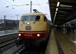 DB 103 222-6 der Systemtechnik München zog am 03.12.2011 einen Weihnachtsmarkt-Sonderzug nach Bremen.