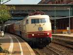 103 235-8 mit dem IC 2410(Köln-Flensburg)beim abendlichen Halt in HH-Harburg.