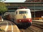 Die bisher eindeutig schönste E-Lok der DB...6103 235-8 steht hier mit dem bunten IC79/IC2410  Hanseat  nach Flensburg im Bahnhof HH-Harburg.